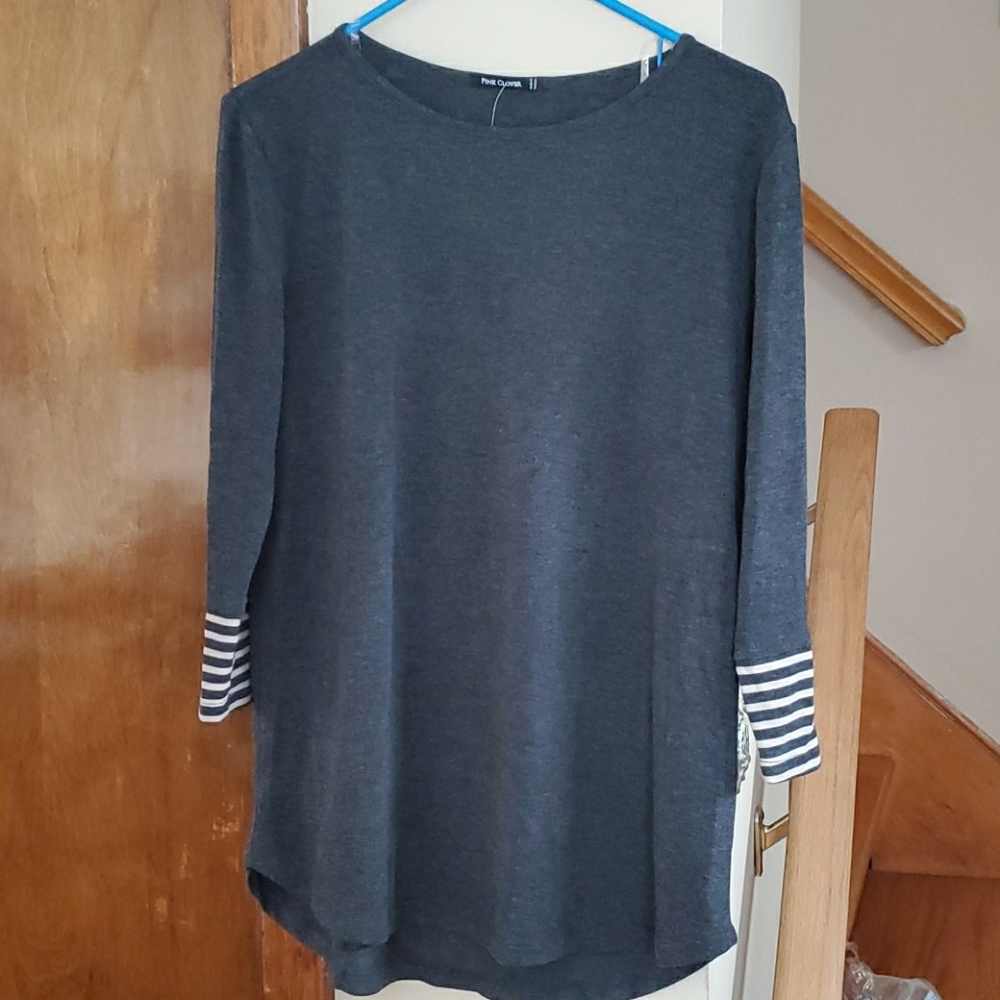 Brand New! Pink Clover Button Cuff Sleeve Knit top